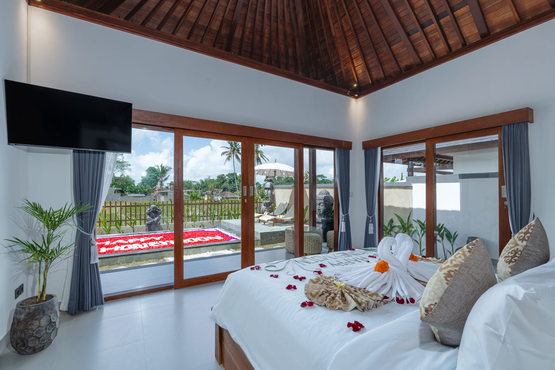 Mahayani Ubud Villa – Menginap di Villa Pemandangan Sawah di Ubud